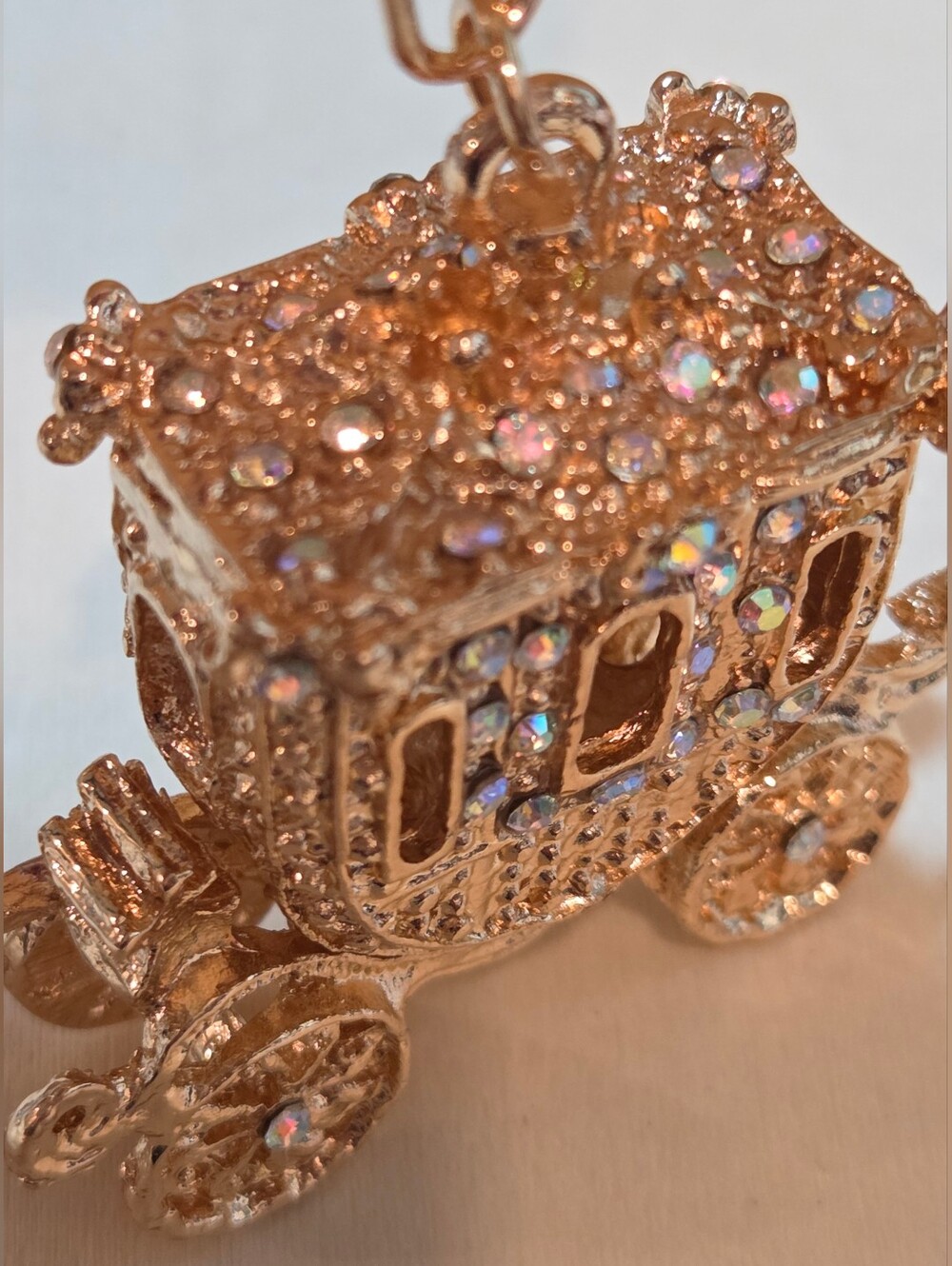 ✨ Luxury Rhinestone Cinderella Carriage Bag Charm & Keychain ✨ - Picture 11 of 16